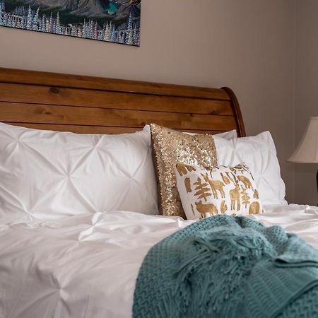 Fenwick Vacation Rental Open Hot Tub Glorious Mountain 2 Bedroom Canmore Eksteriør billede